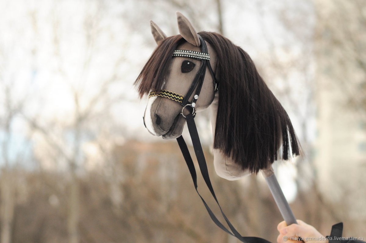 Лошадка на палочке