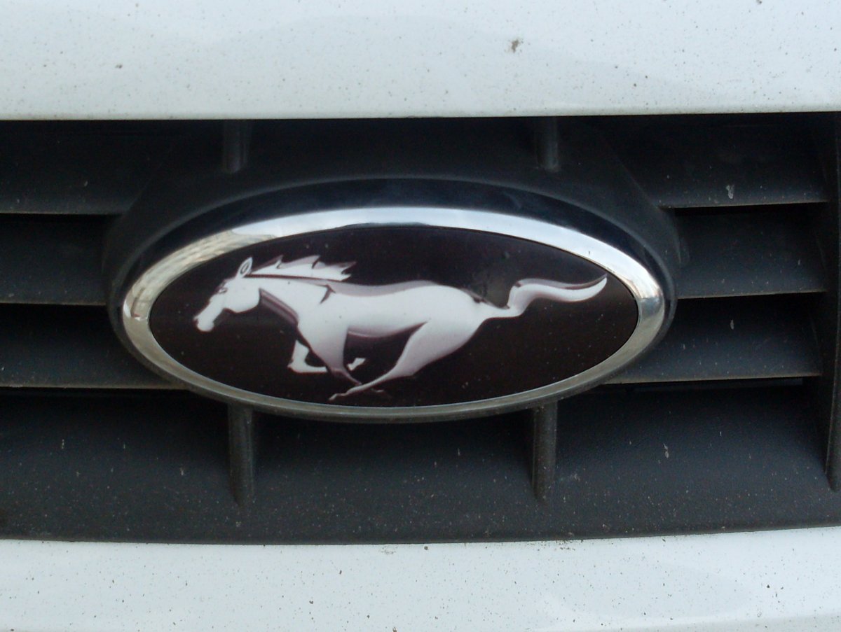 Металлические наклейки на машину