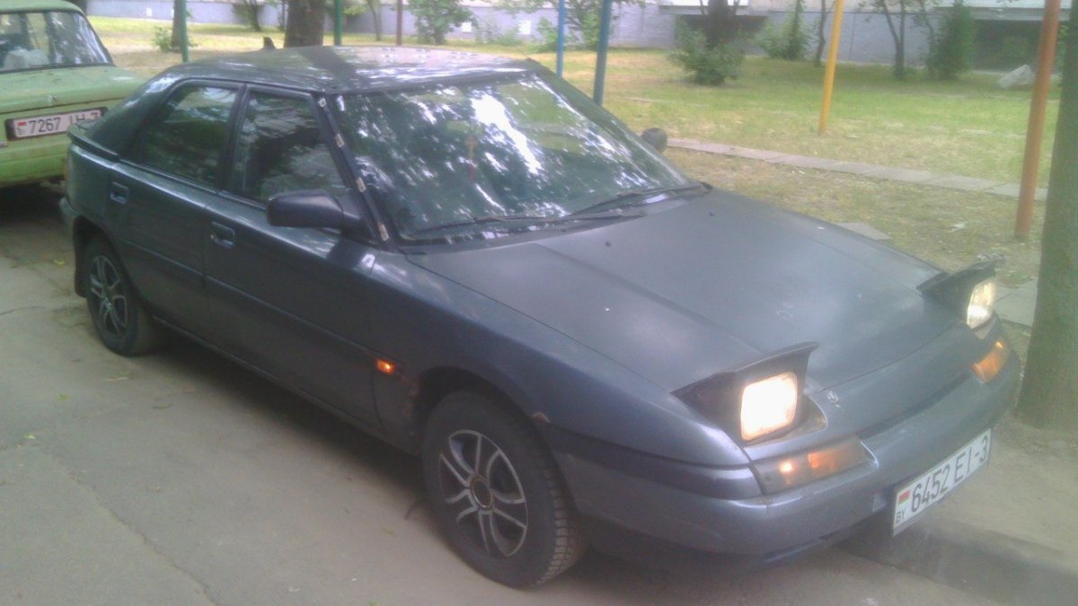 Mazda 323 слепыш купе