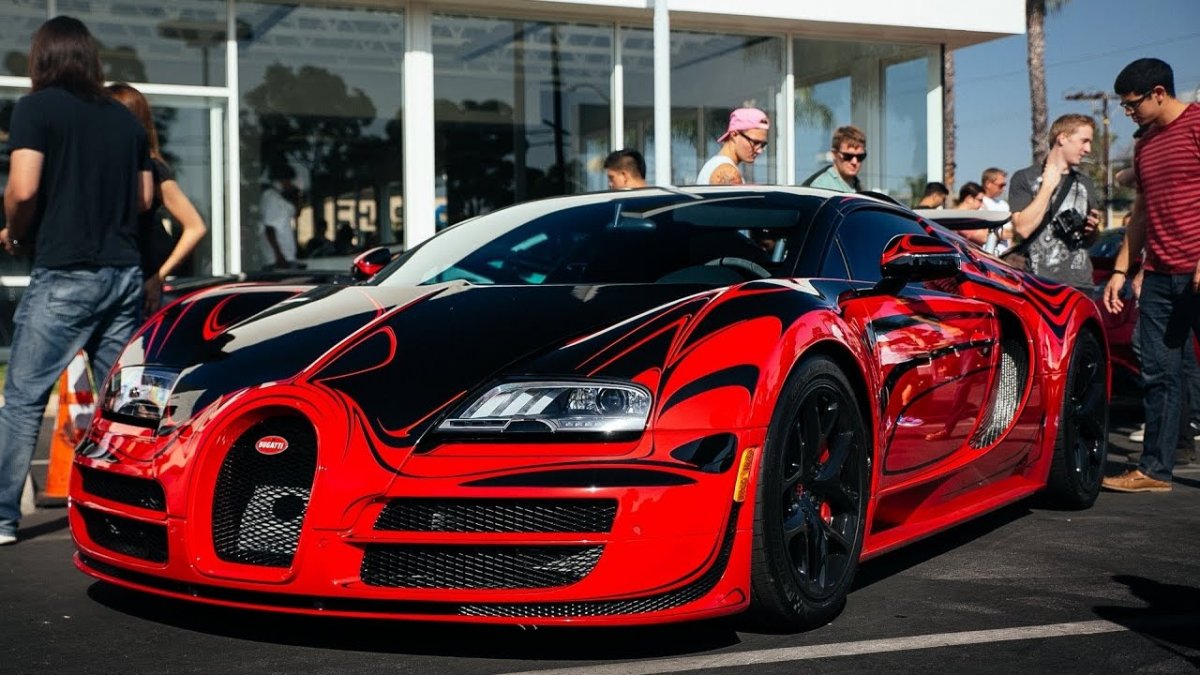 Бугатти Вейрон чёрно красный