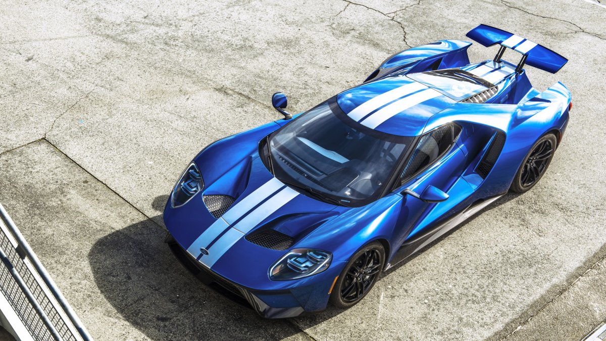 Спорткар Ford gt
