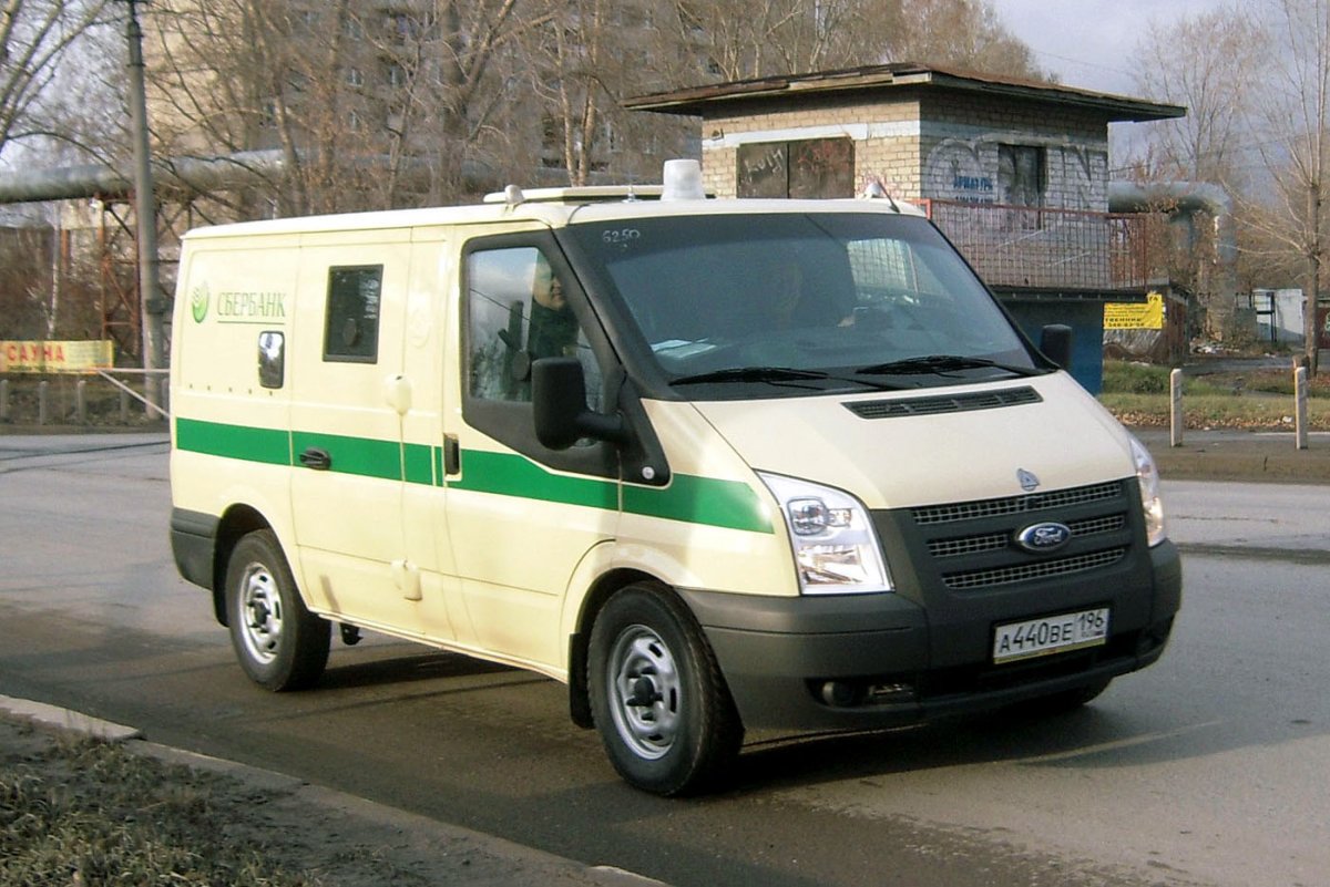 Volkswagen Caddy инкассатор