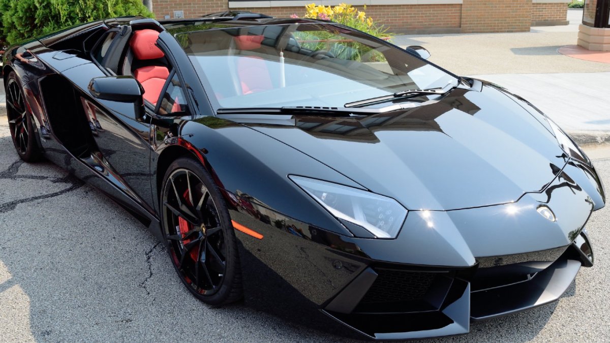 Ламборджини Авендатор