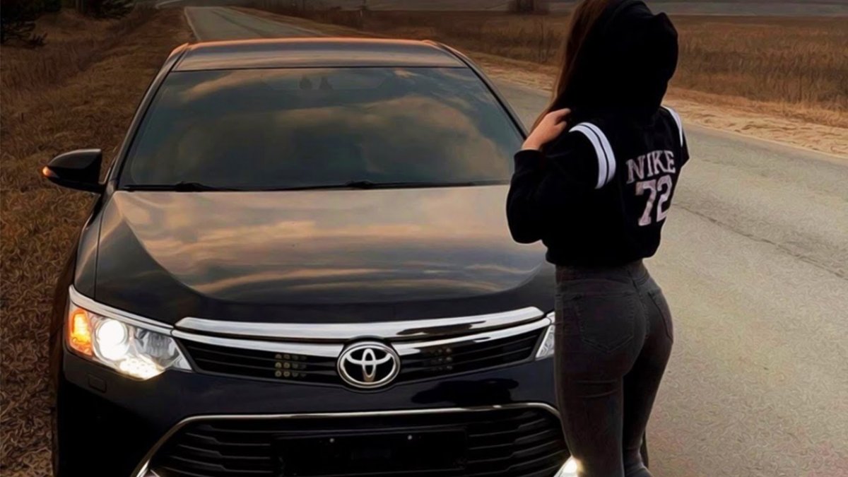 Августина Вайс