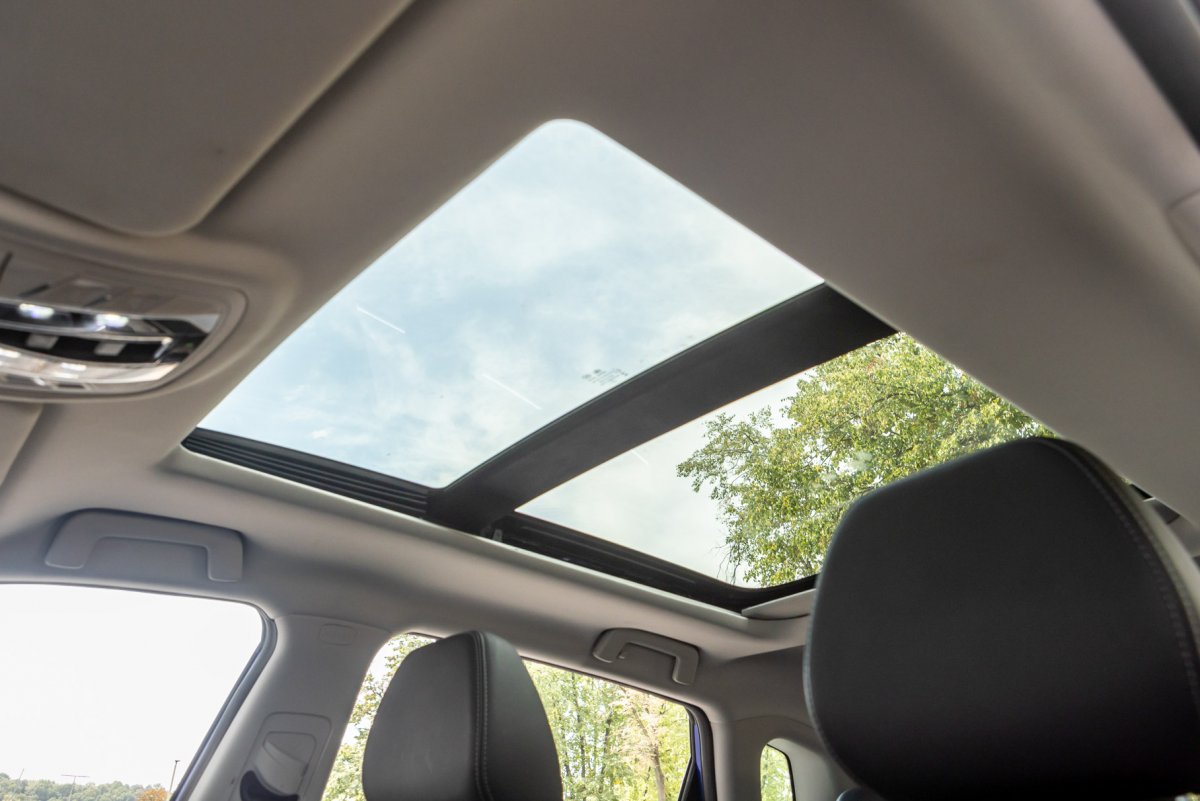 Chrysler Pacifica 2017 салон