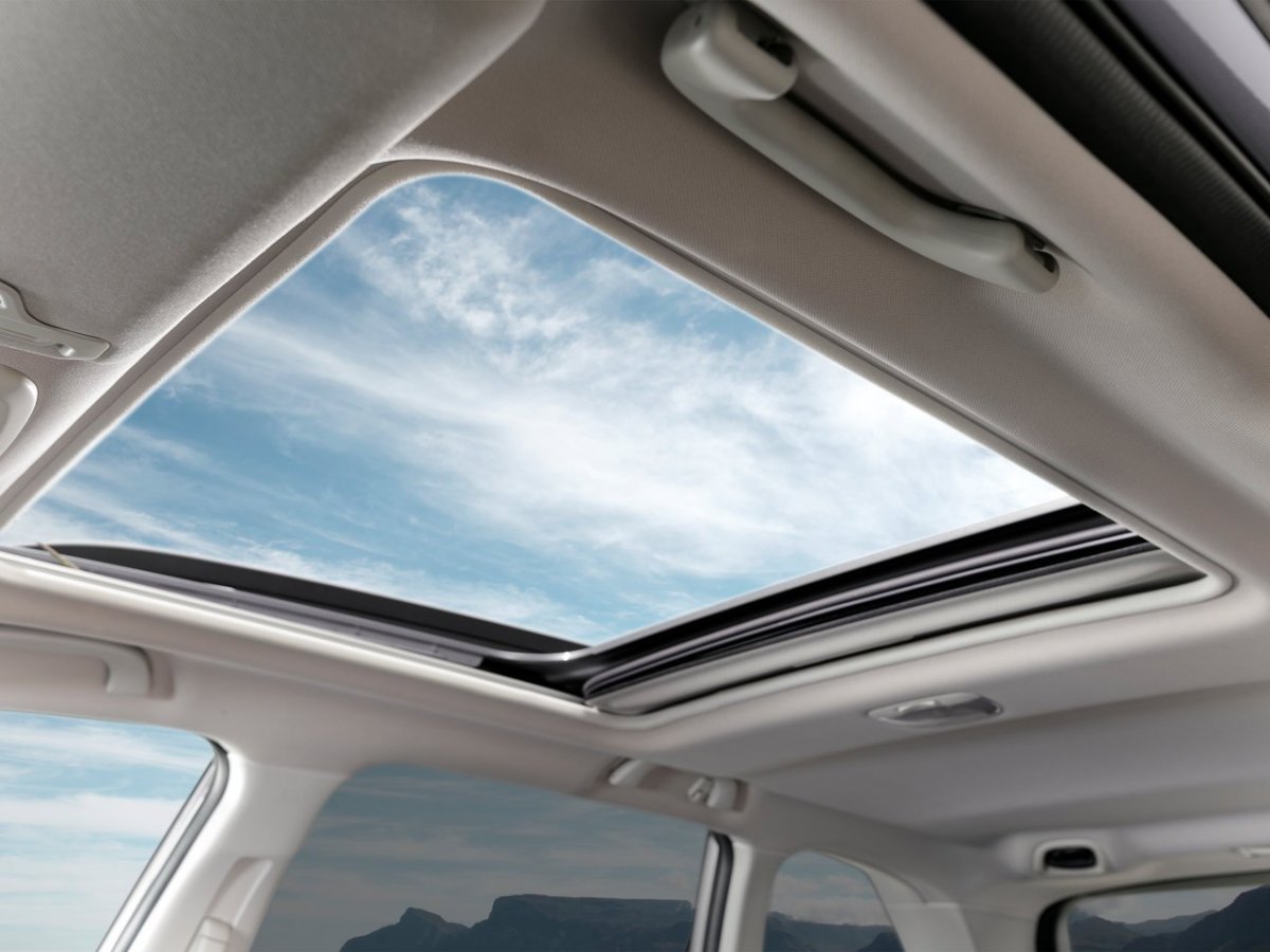 Рено Флюенс с панорамной крышей