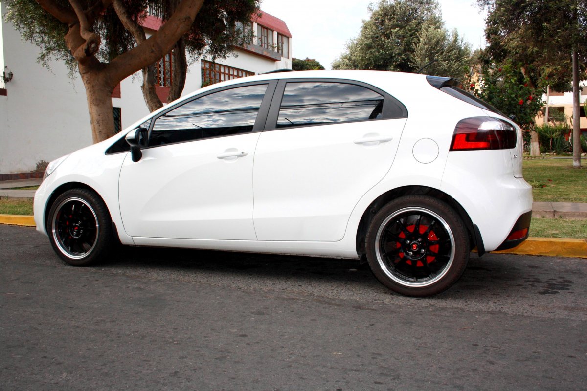 Серебристые лмчки на белой маш не