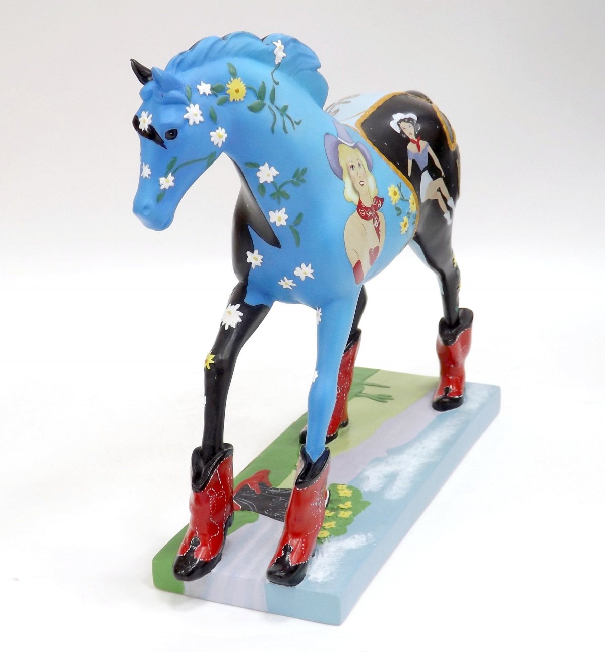 Кучерявая лошадь в Стар стейбл