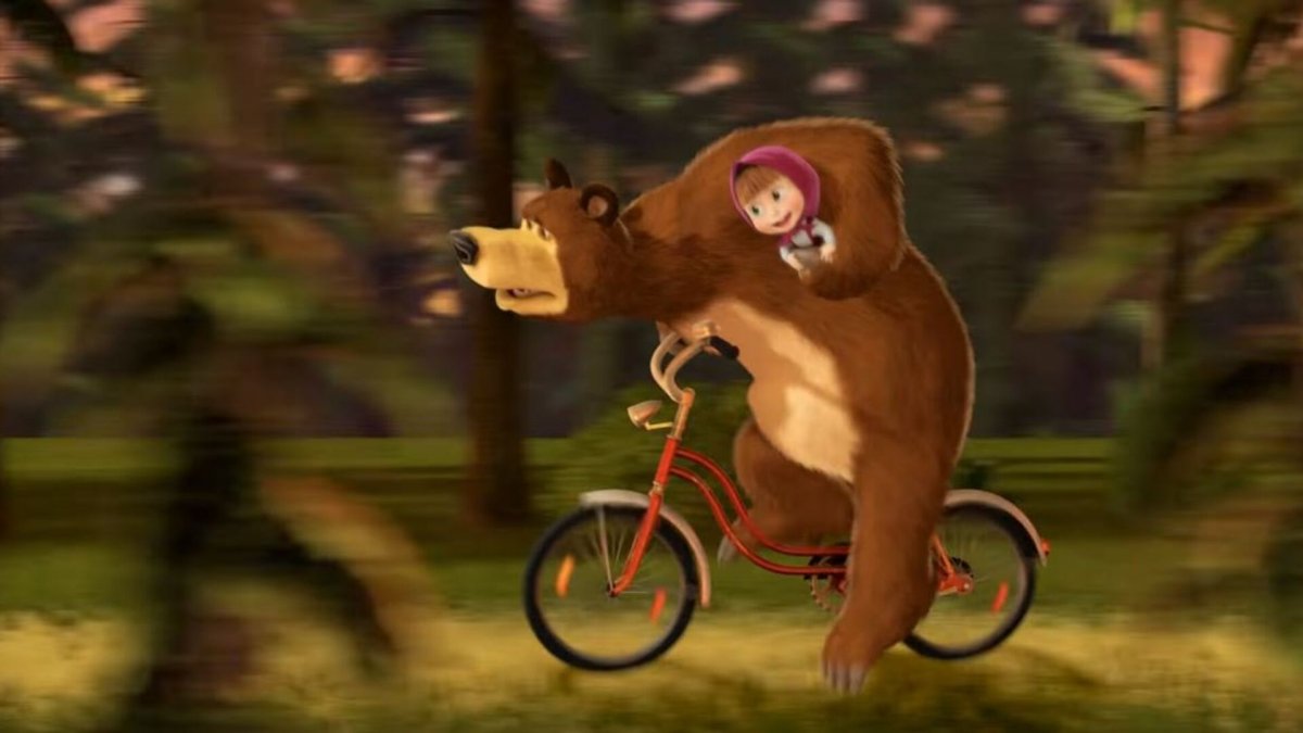 Маша и медведь на велосипеде