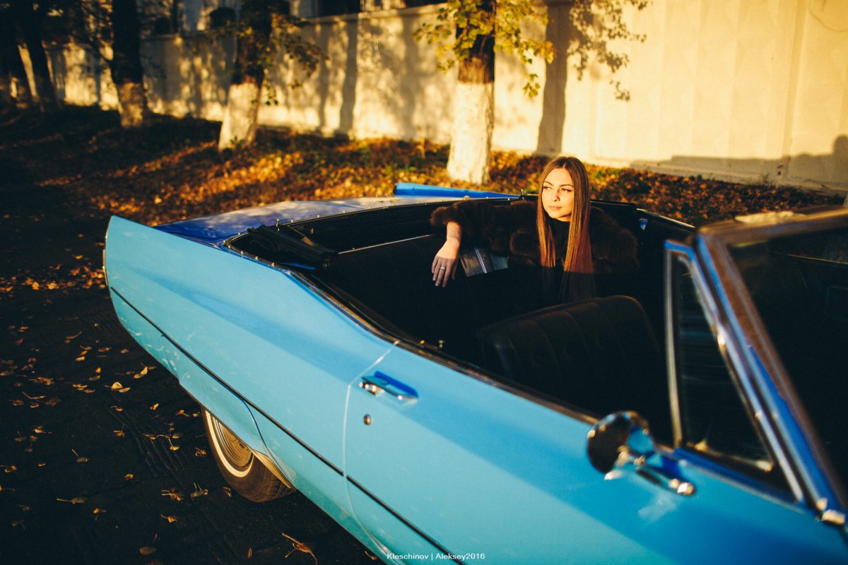 Cadillac Deville 1974 and girls