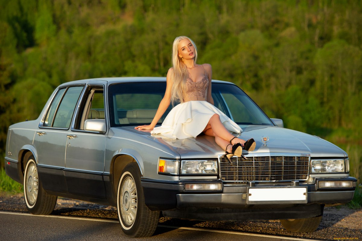 Девушка и Кадиллак