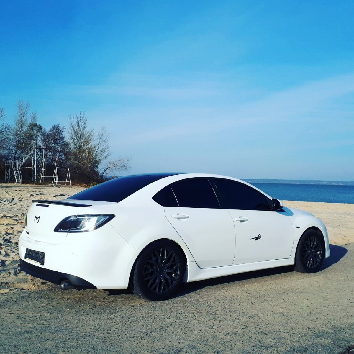 Зимняя фотосессия с машиной