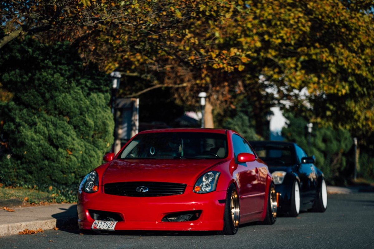 Статуэтка машина