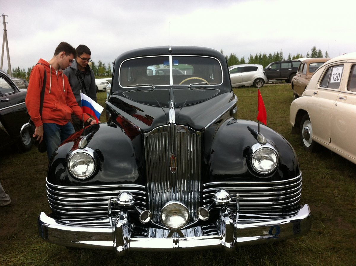 Любители ретро автомобилей