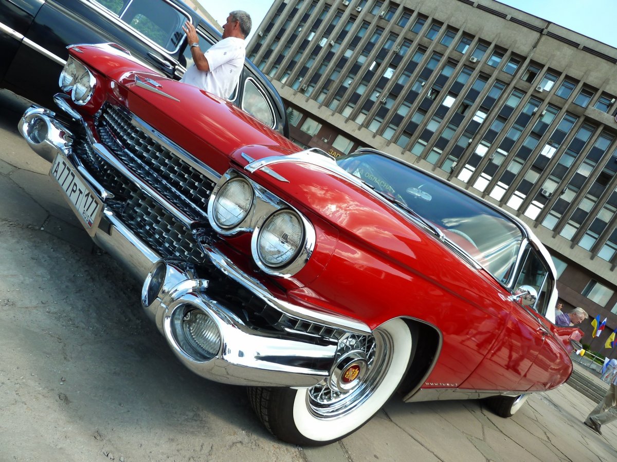 Яркие ретро авто