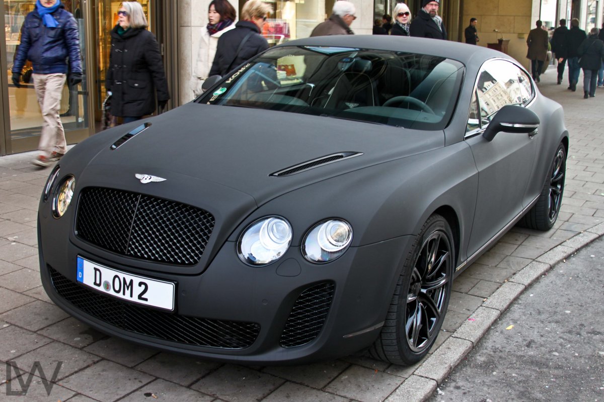 Bentley Continental тёмно зелёный матовый