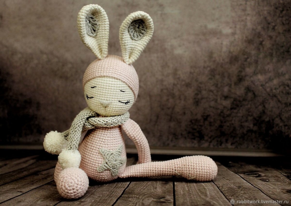 Зайчик амигуруми крючком