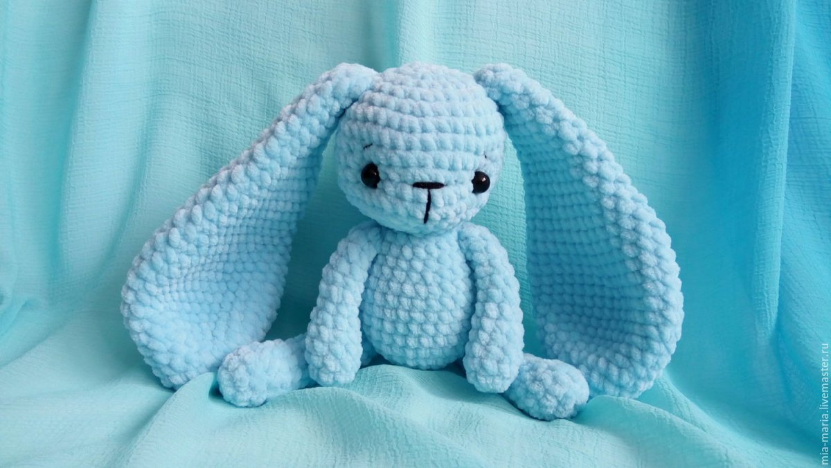 Грустный Зайка амигуруми