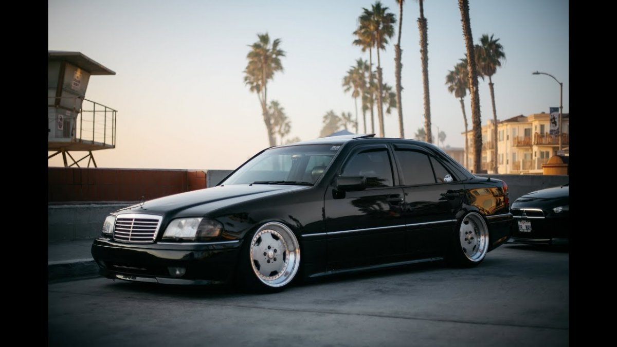 Mercedes Benz w202 stance