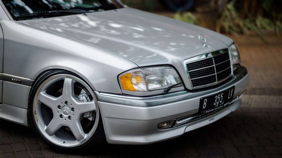 Mercedes-Benz w202