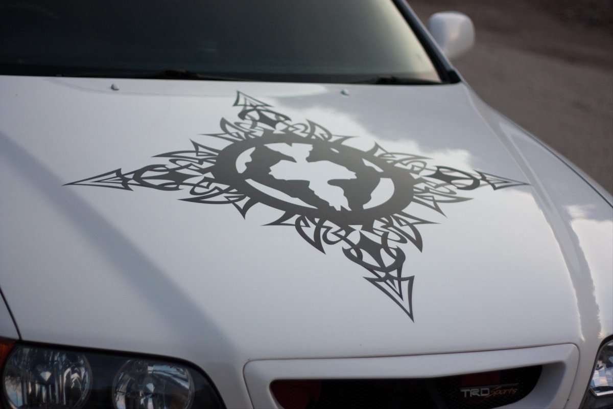 Наклейки на авто