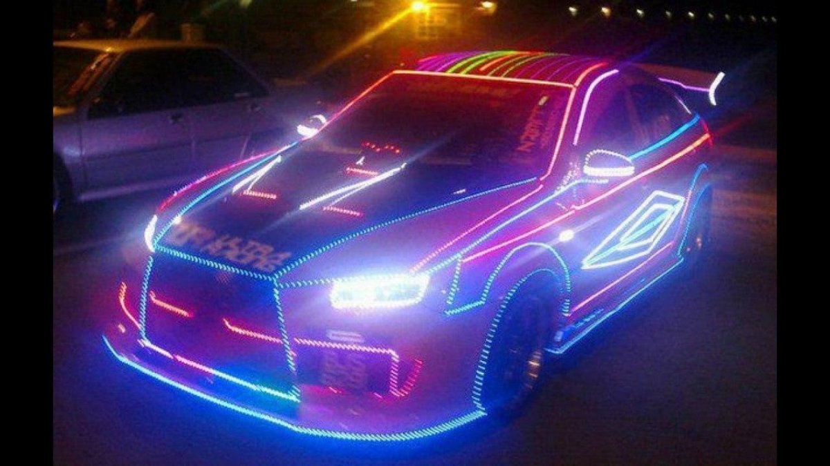 Неоновые обои машины