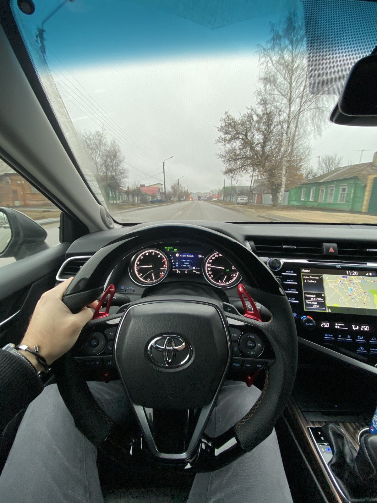 За рулём Тойота Камри 70