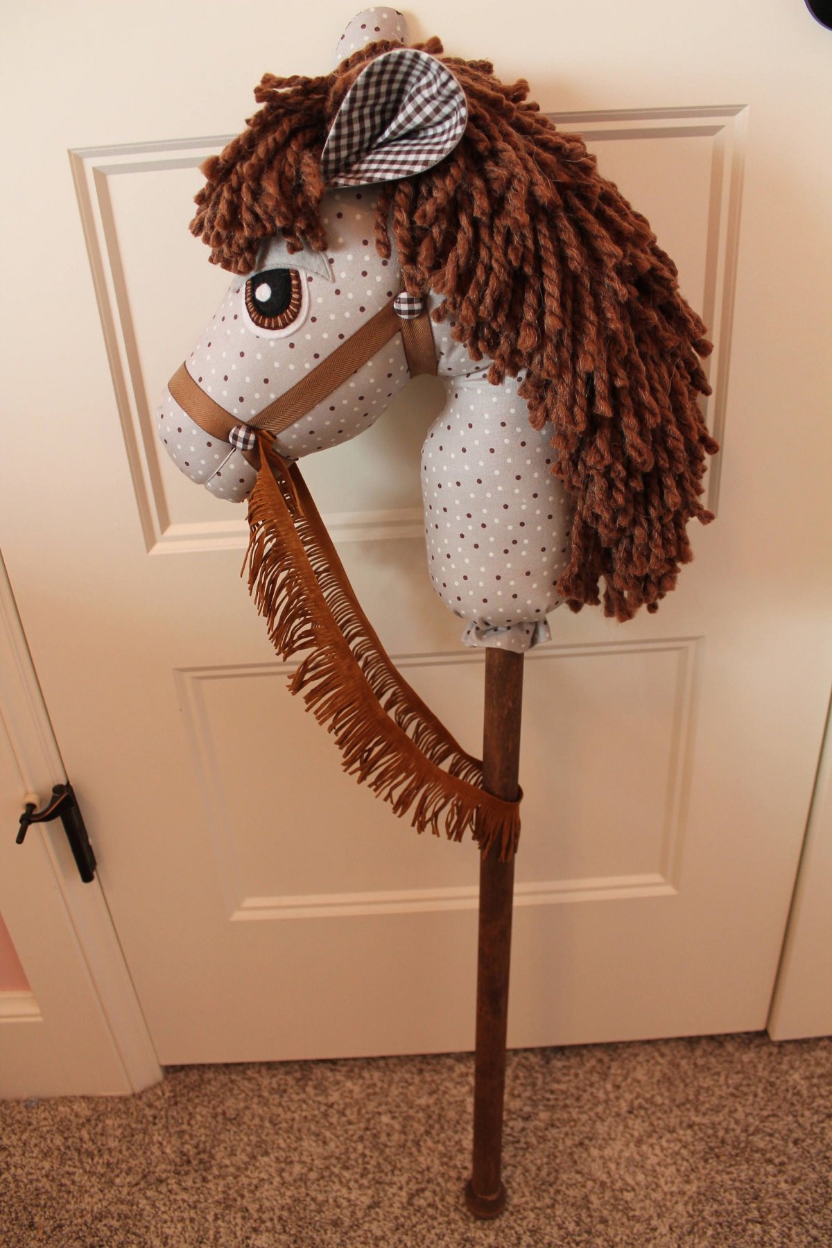 Поделка лошадь на палке