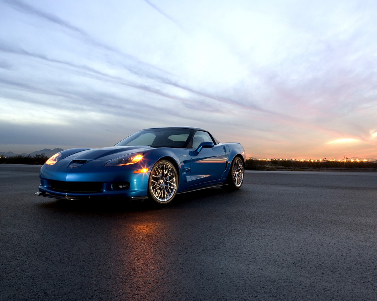 Астон Мартин