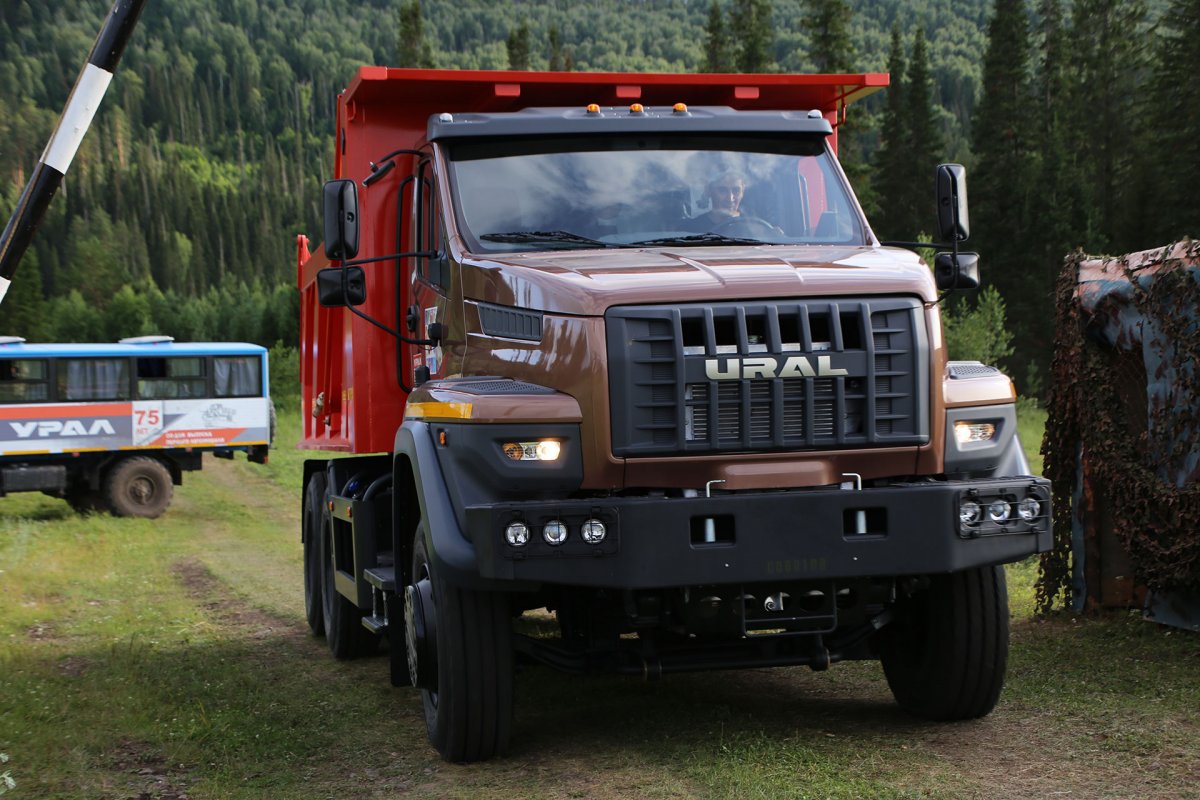 Урал-4320 бортовой СССР