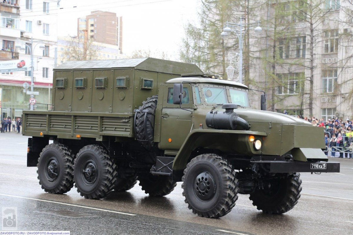 Грузовик Урал Некст