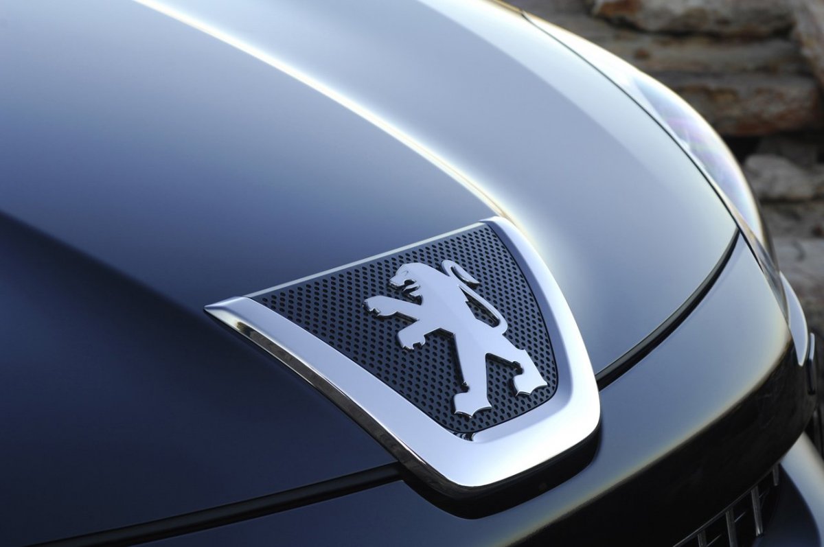 Марки автомобилей со значками животных