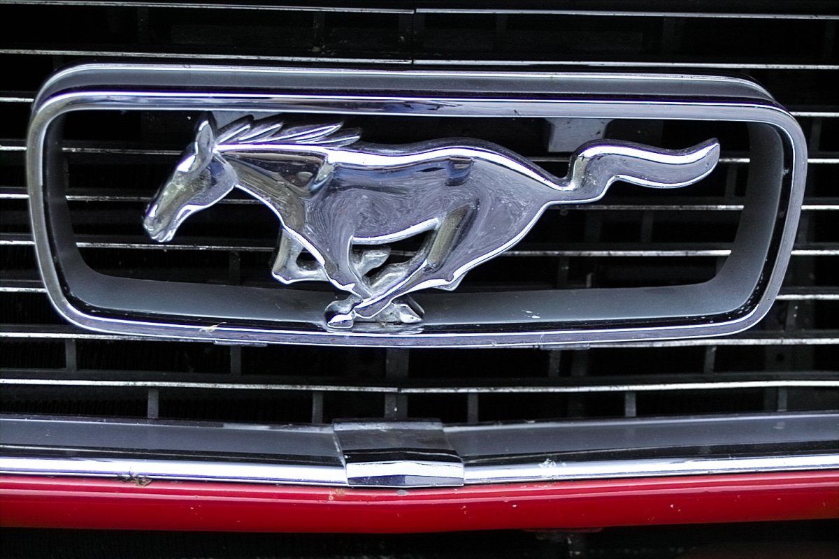 Ford Mustang Emblem