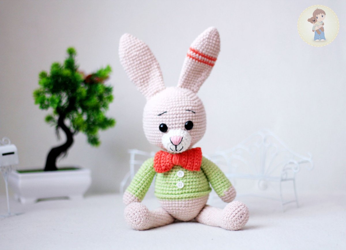 Вязаный Пасхальный заяц