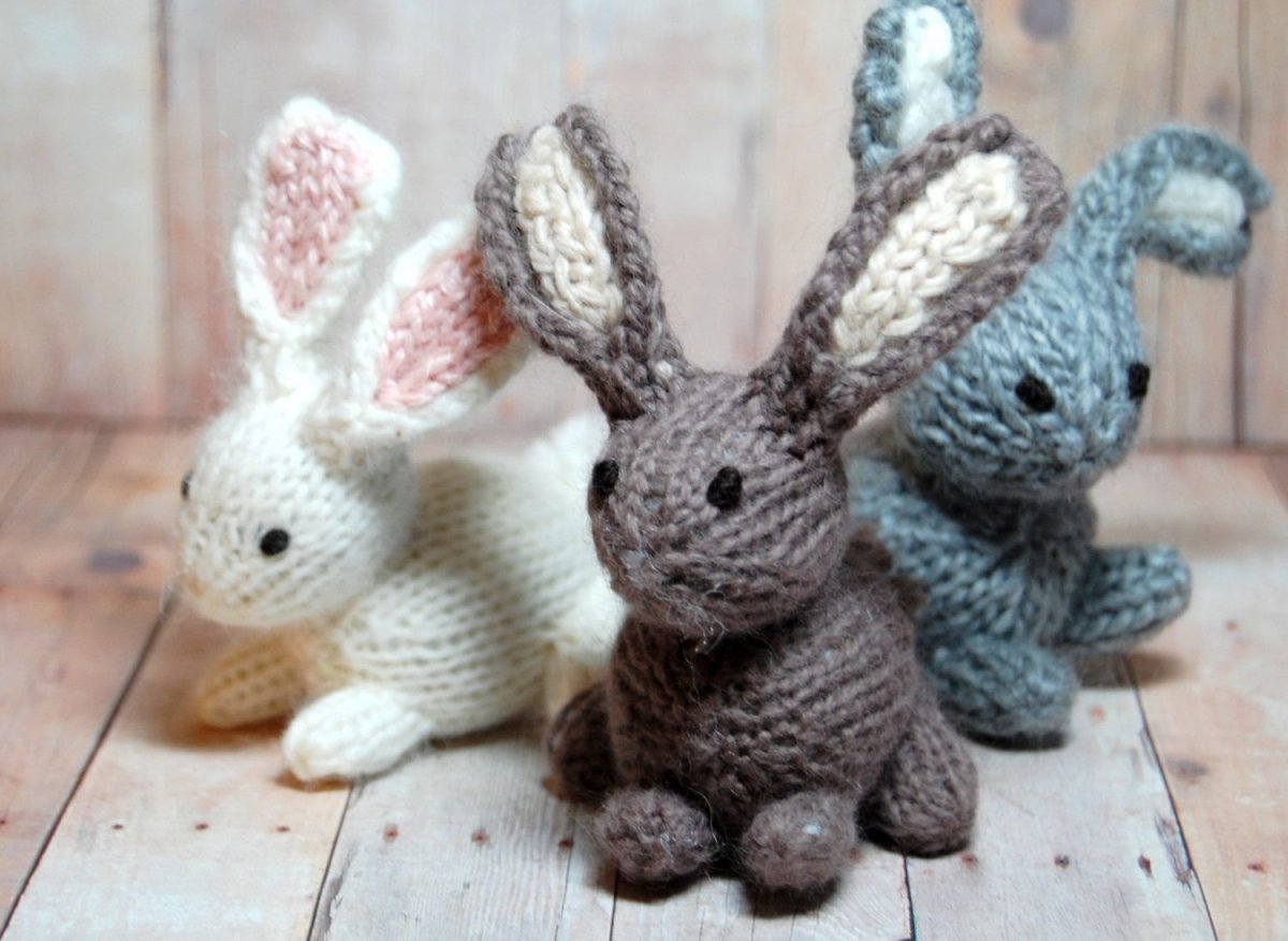 Заяц с морковкой крючком