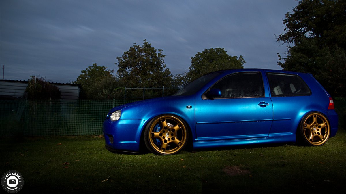 Volkswagen Golf 4 r диски