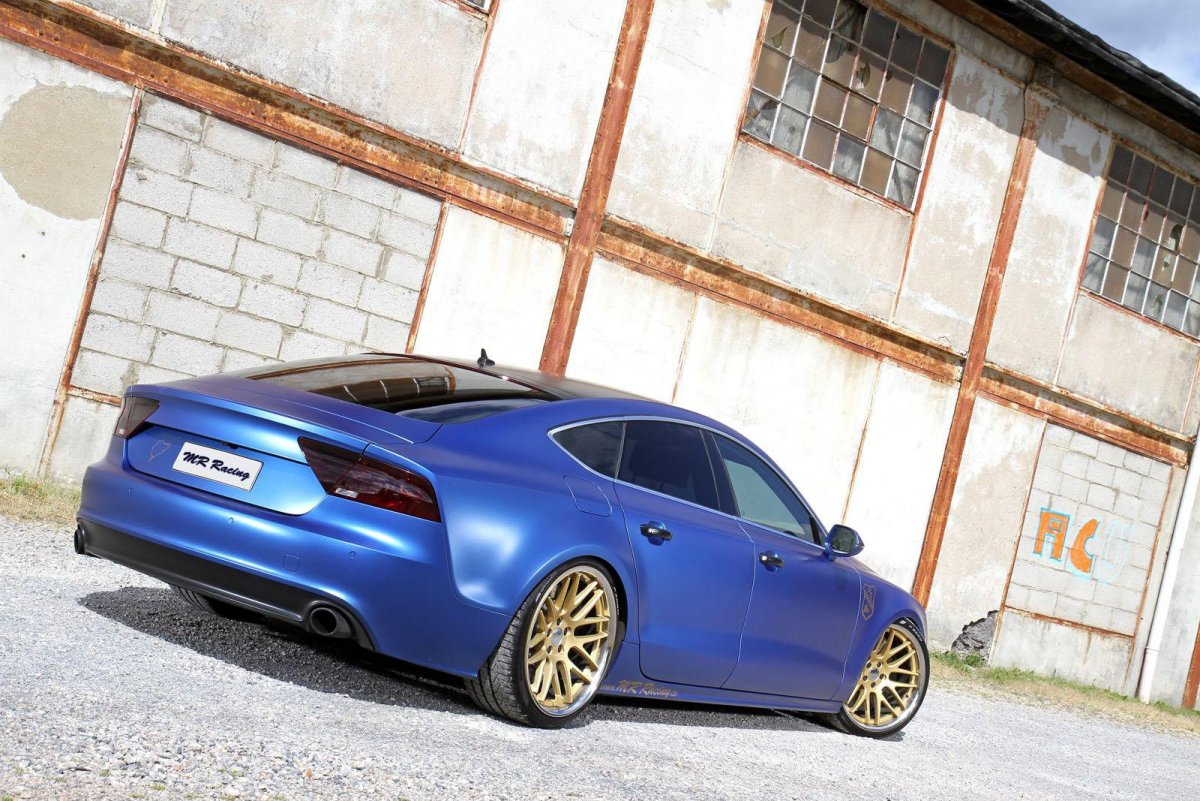 BMW m4 Blue золотые диски