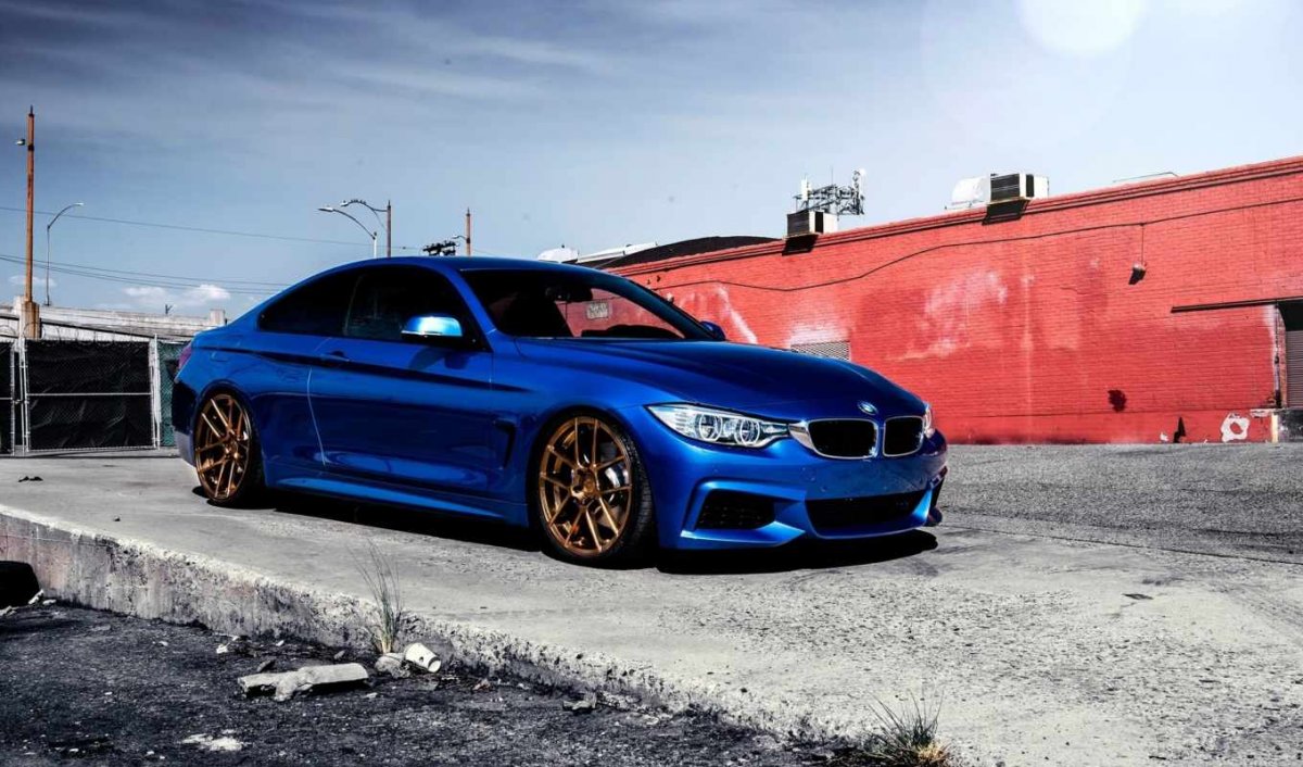 BMW m2 колеса золотые