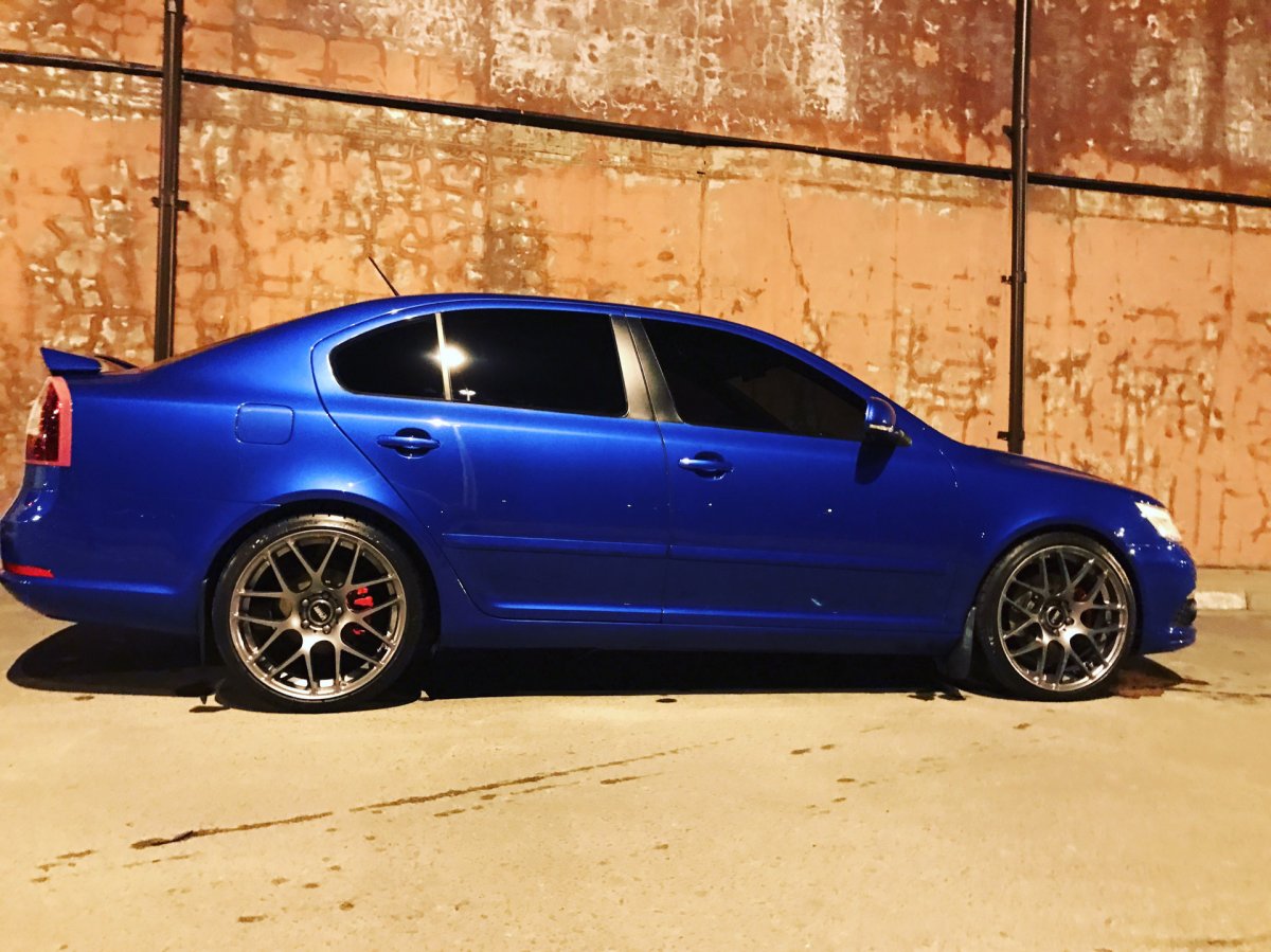 Сине желтая машина