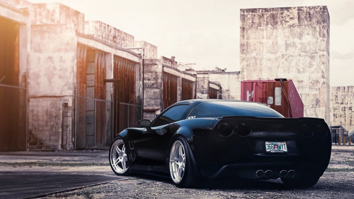 BMW e60 и девушка