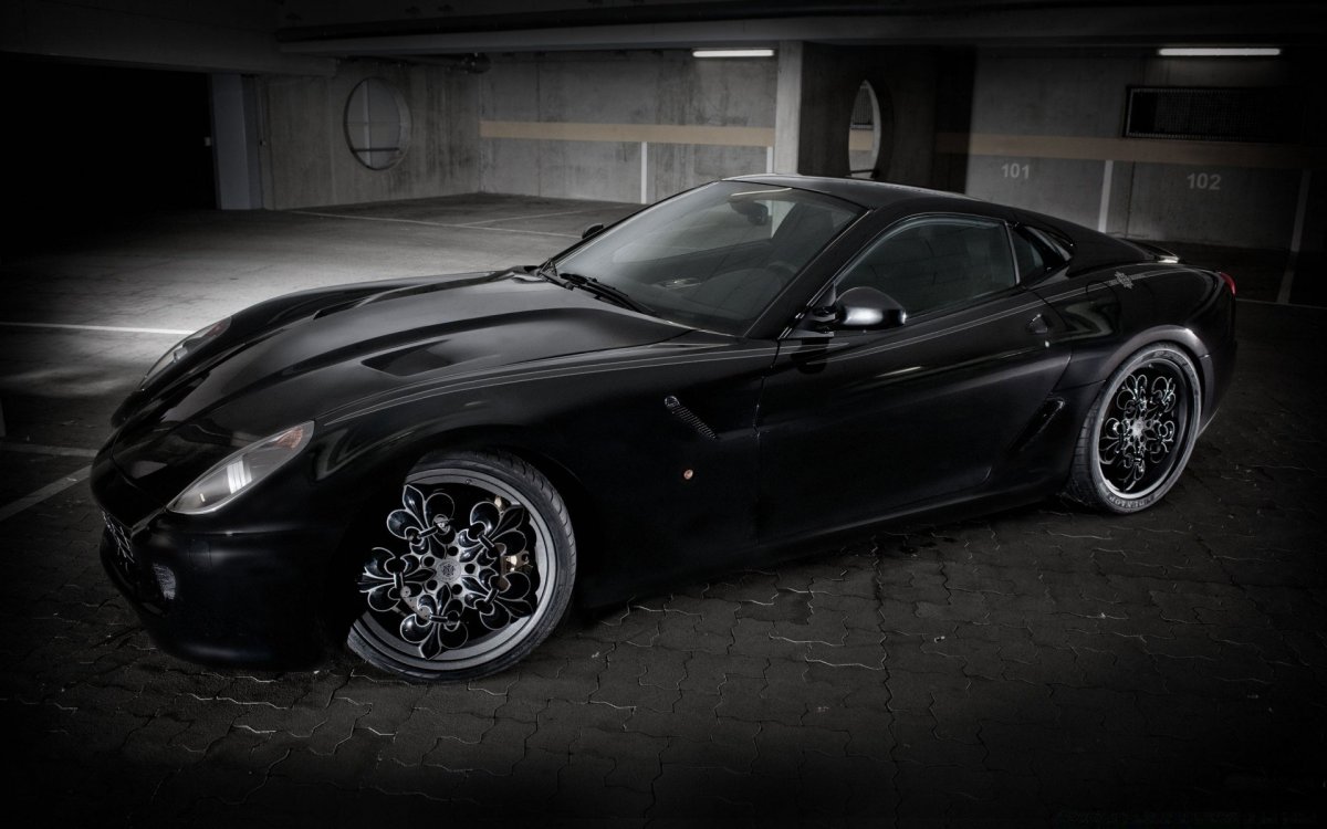 Суперкар Ламборджини авентадор