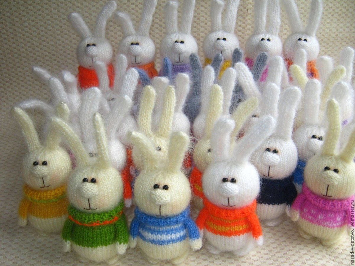 Зайка амигуруми