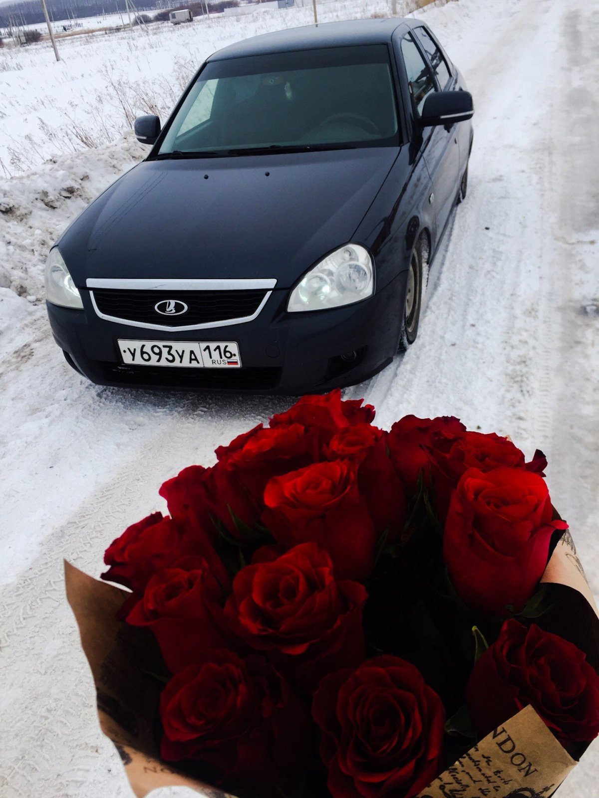 Черная Приора и цветы