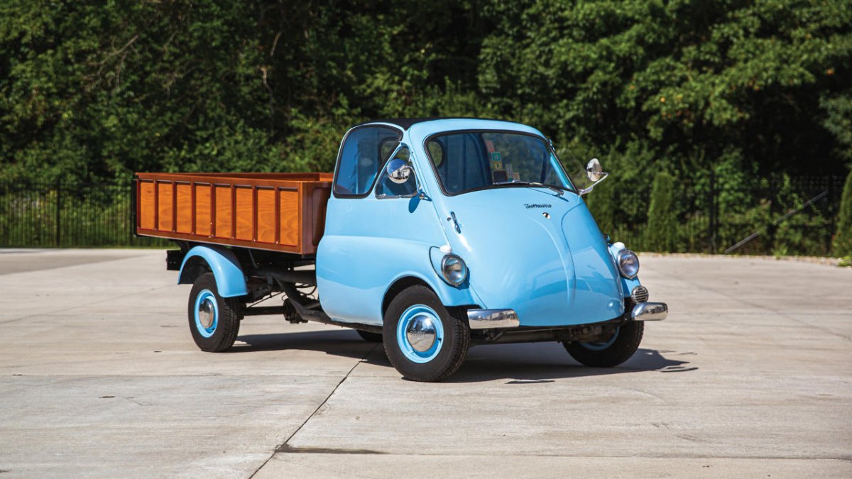 Педальная машинка Львовянка типа ВАЗ-2105.