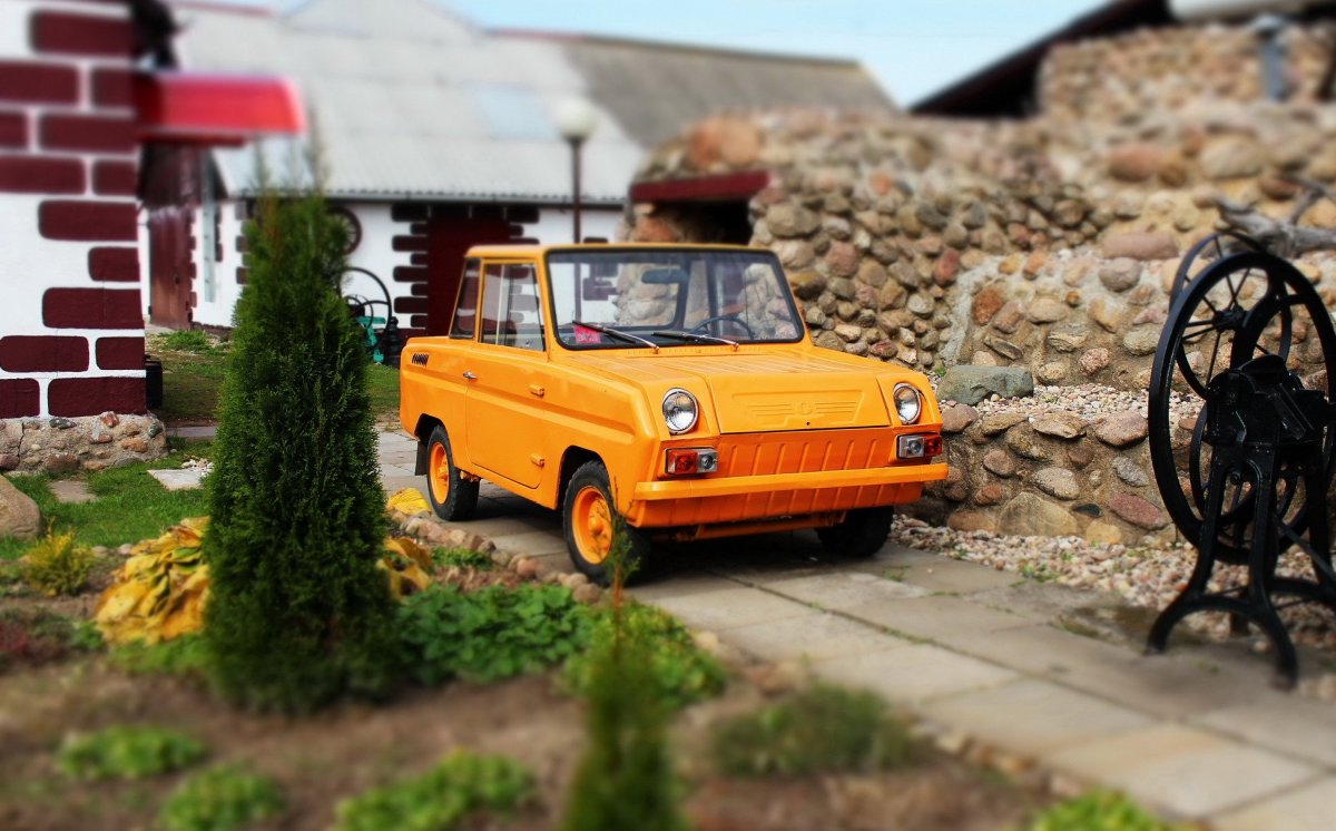 Маленькая машина Старая родстер