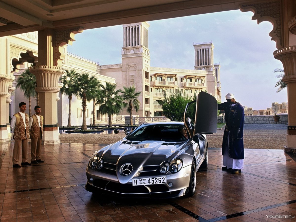Mercedes-Benz SLS для ОАЭ