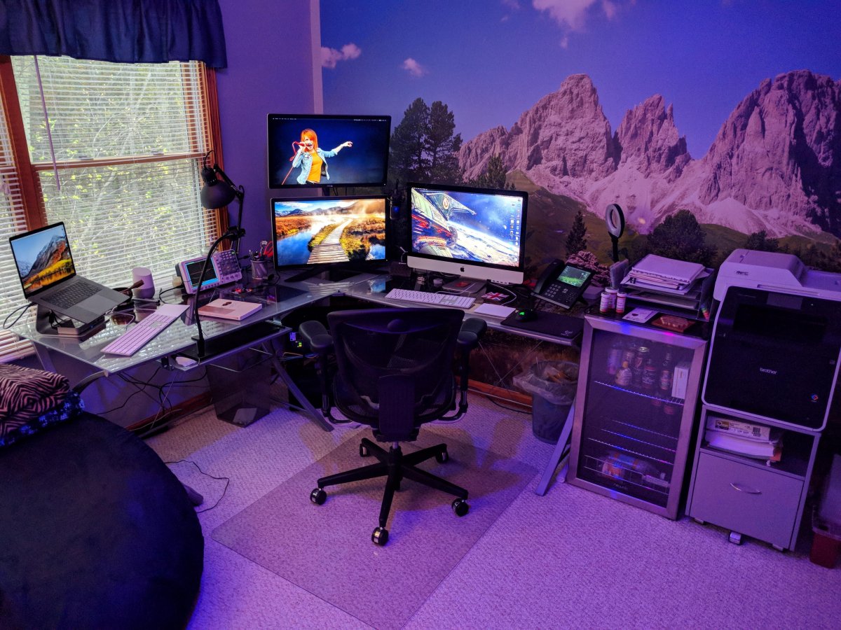 Компьютерщик мультяшный