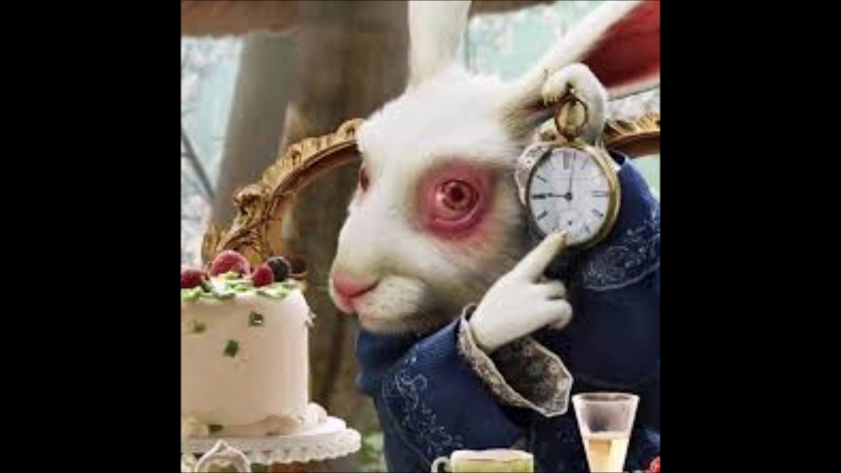 Белый кролик из Алисы в стране чудес