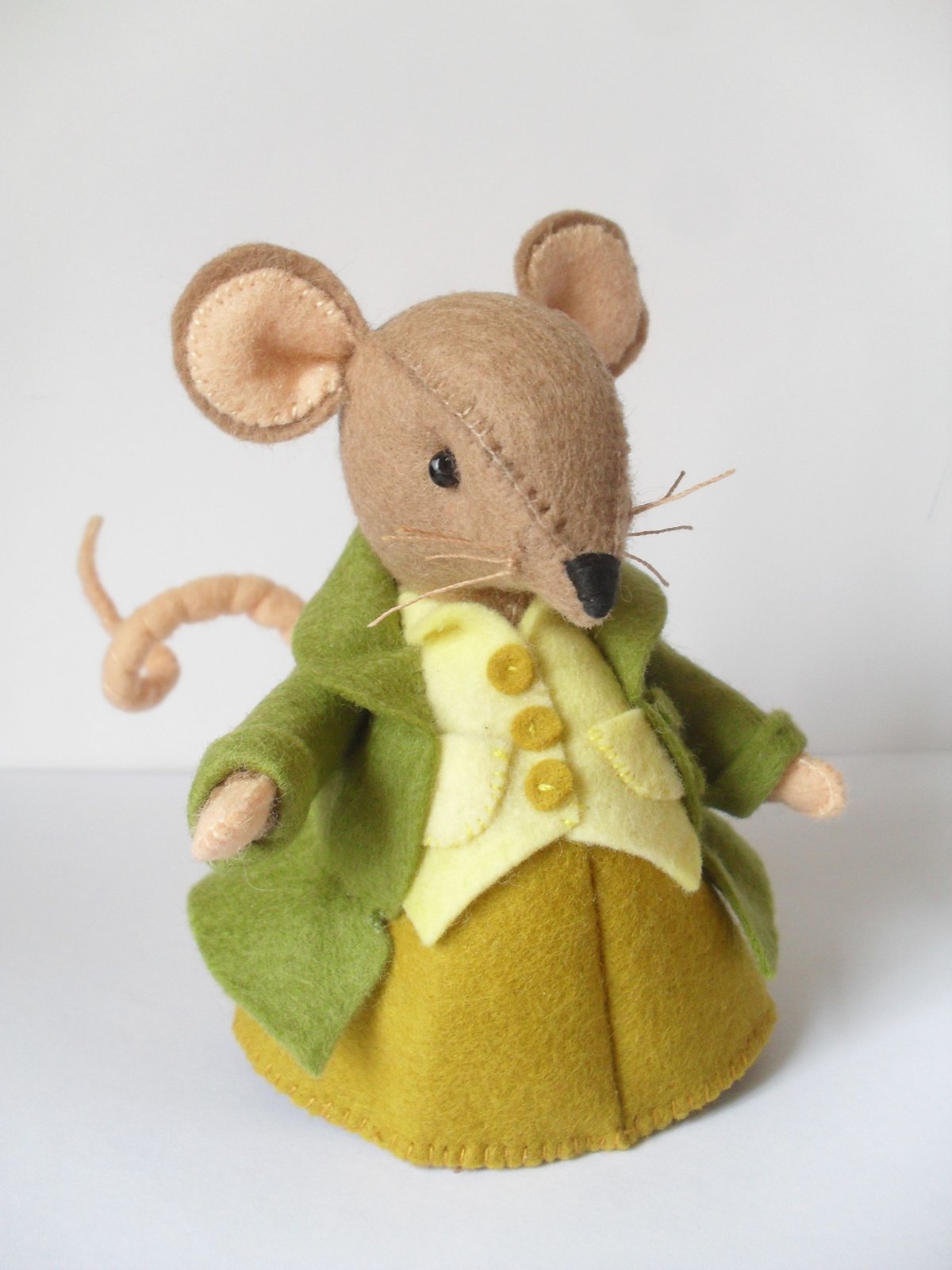 Игрушка мышка из ткани