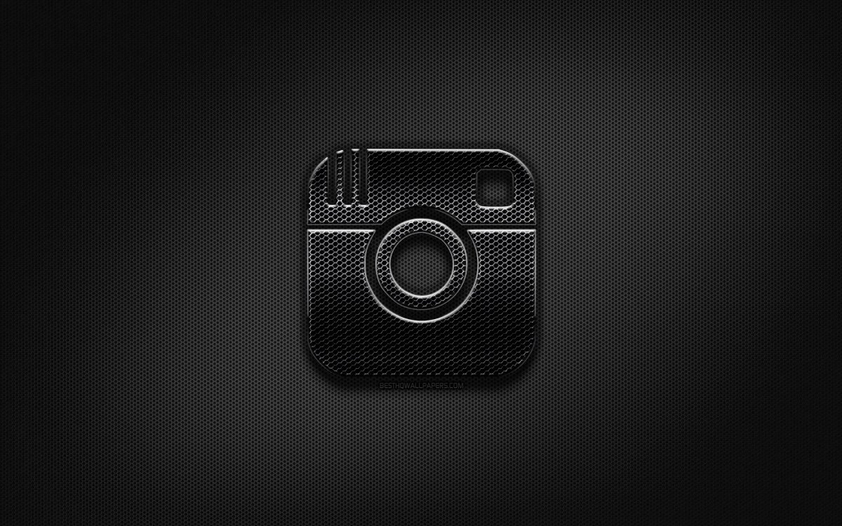 Черная роза на черном фоне